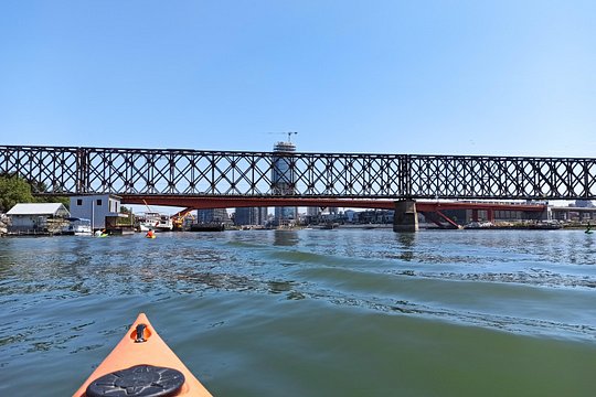 Kayaking under Belgrade bridges — photograph 5