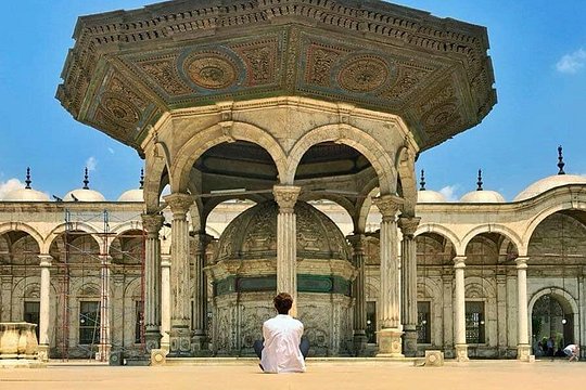 Citadel, Bazaar and Cairo Mosques Tour — photograph 4