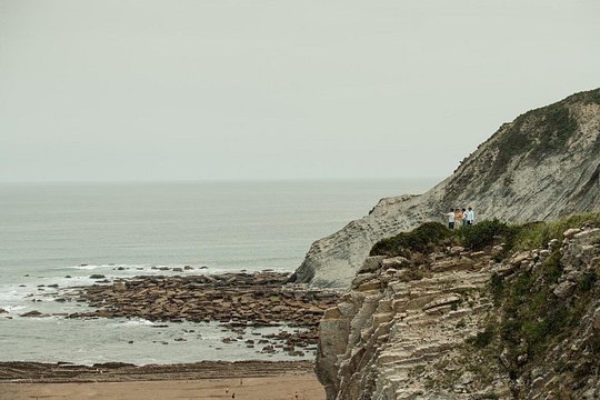 Private Cliffs, Grilled Fish & Txakoli Wine Experience — photograph 2