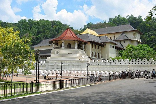 Kandy & Nuwaraeliya Two Day Tour — photograph 3