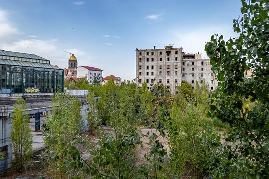 Bucharest Urbex Tour - Unique view into the capital's past — photograph 2