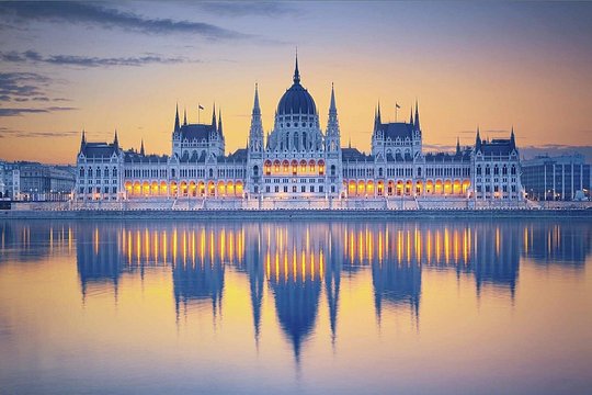 Private Stag Do Tour: Fun E-Scooter Ride with Games in Budapest — billede 3