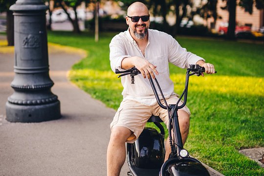 Private Stag Do Tour: Fun E-Scooter Ride with Games in Budapest — billede 4