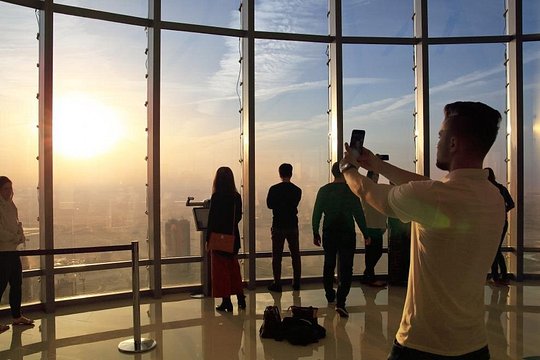 Half-Day Guided Tour: Burj Khalifa Entry and The Burj Club Lunch — photograph 3