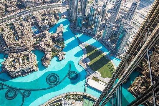Half-Day Guided Tour: Burj Khalifa Entry and The Burj Club Lunch — photograph 4