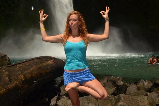Private Yoga Class on Rainforest River Platform — photograph 5