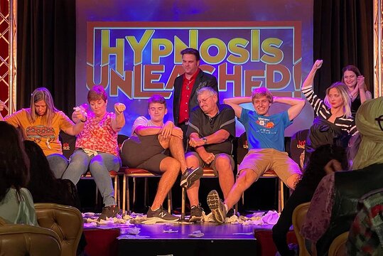 Hypnosis Unleashed Vegas’ Comedy Hypnosis Show — foto 3
