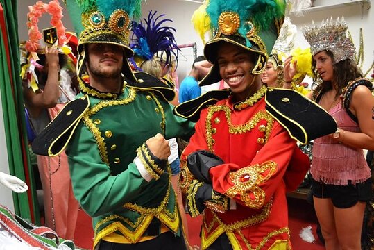 Private Carnaval Experience with Pickup: Carnival backstage, Drink, Samba & more — photograph 3