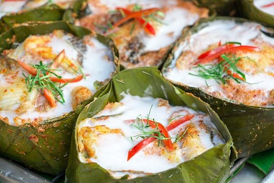Authentic Cambodian food tour — photograph 3