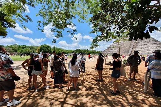 Chichen Itza Tour Plus with Cenote and Round Transportation — photograph 3