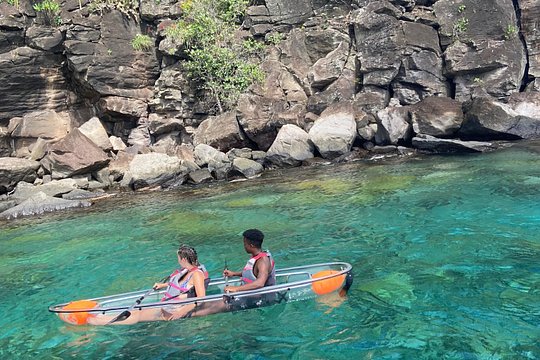 Crystal kayaking in St. Vincent - Siteseeing with Cass — photograph 2