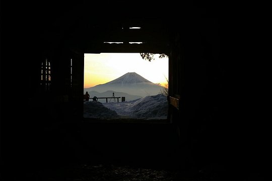 2-Day Private Guided Overnight Hike & Buddhist Temple Stay in Shichimenzan — photograph 5