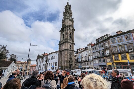 The Unvanquished Tour in Porto City Center — photograph 5