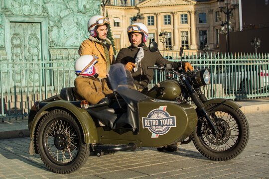 Paris Private Flexible Duration Guided Tour on a Vintage Sidecar — photograph 4