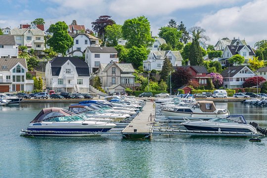 Private Custom Walking Tour with a Local Guide in Stavanger — photograph 4