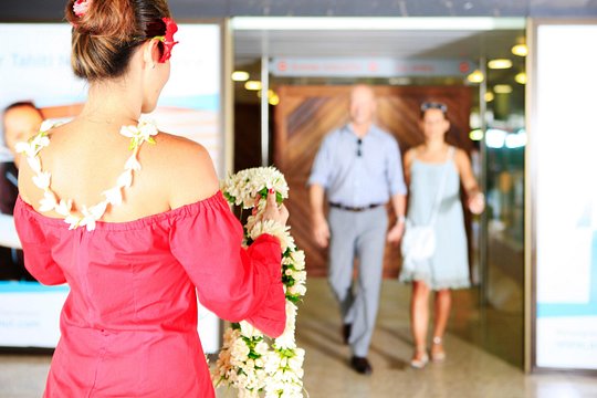 Shared Transfer : from Ferry Dock or Cruise Terminal to Hotel — billede 2