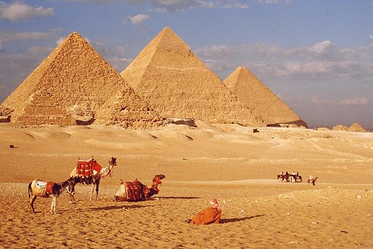 Day Trip to Cairo from Hurghada by Bus with Lunch & Guide — photograph 2