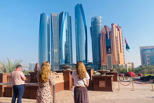 Abu Dhabi Half Day City Tour - Sharing Experience — photograph 5