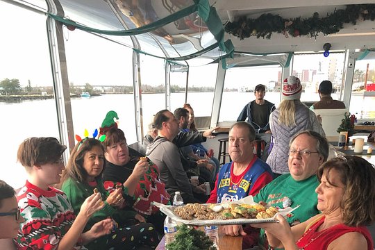 Holiday Lights Cruise — photograph 4