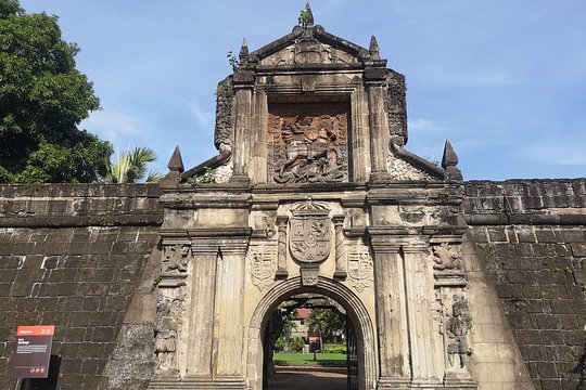 Hola Intramuros Historical Tour — photograph 2