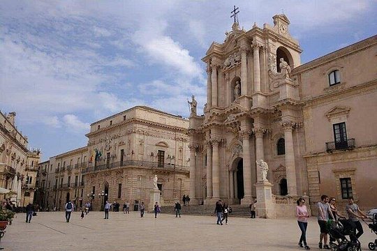 Private Transfer Syracuse/Ortigia ↔ Taormina with Optional Stops — photograph 5