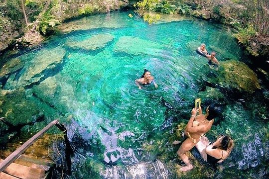 Caribbean Sea With Cenote — photograph 3