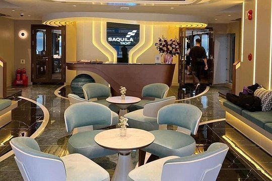Halong Bay Luxury Dinner Cruise — photograph 4