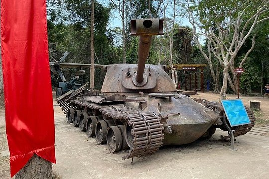 Half Day Private Journey to Cu Chi Tunnels — photograph 2