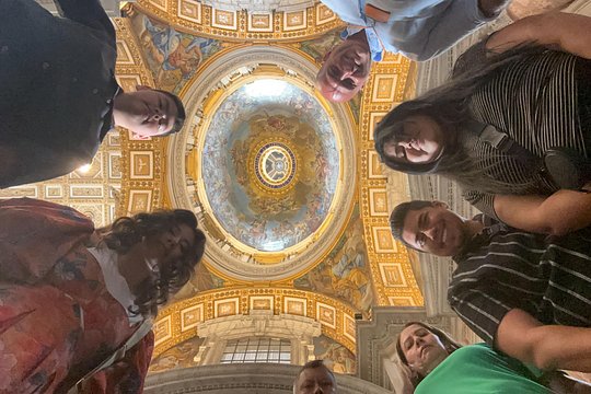 Vatican Museums Sistine Chapel and St. Peter's Tour for Catholics — Foto 4