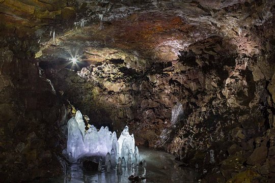 Ice Cave Lofthellir exploration - A permafrost Cave inside a magma tunnel. — صورة 3