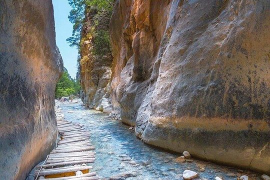 Chania: Samaria Gorge Guided Hike — photograph 2