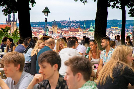 Sunny Beer garden tour — photograph 4