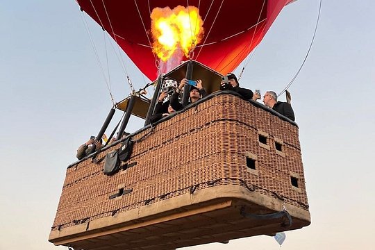 Sunrise Balloon Flight + Cave Breakfast — photograph 2