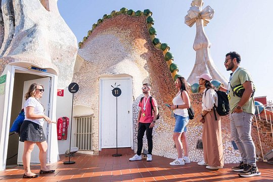 Casa Batllo Fast Track Tour with Optional White Rabbit Museum — photograph 2