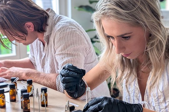 3 Hours Perfume Making Workshop in Amsterdam — photograph 2