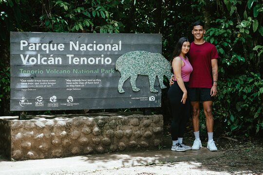 Rio Celeste waterfall and slothland excursion — 写真3
