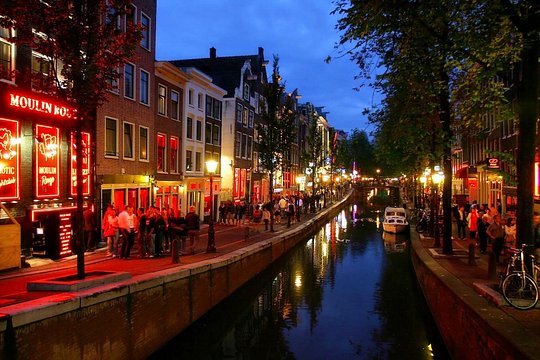 Red Light District Primetime Private Tour for 18+ Only — photograph 5