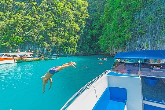 Phi Phi-Bamboo by Speed Catamaran Boat — photograph 5