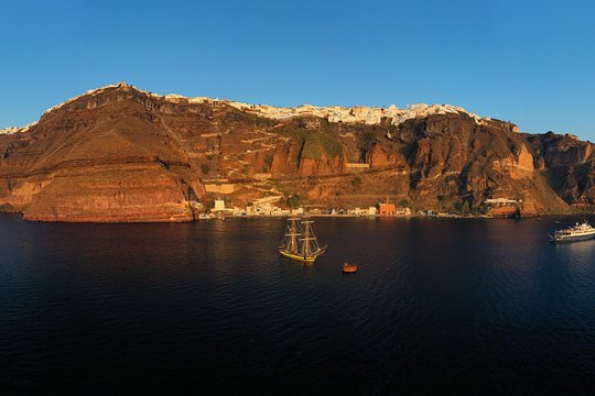 Santorini Private Airport Transfer — photograph 4