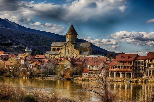 9 Hour Guided Mtskheta, Gori, and Uplistsikhe Tour — foto 3