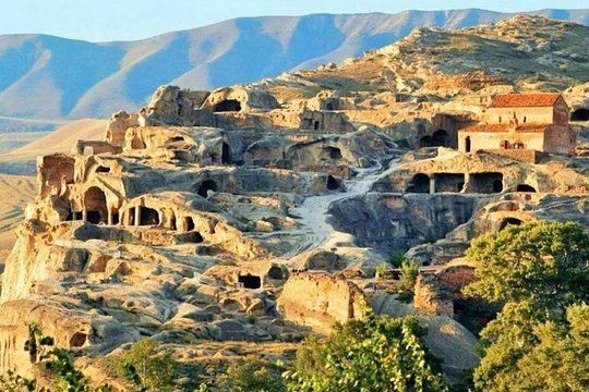 9 Hour Guided Mtskheta, Gori, and Uplistsikhe Tour — foto 5