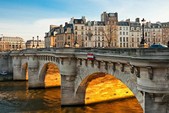 Central Paris Highlights Walking Tour — photograph 2