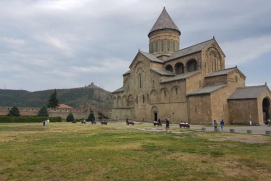 Shared Guided Ancient Tour to Mtskheta, Gori and Uplistsikhe — 写真3