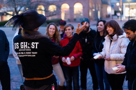Chains, Coffins, & Curses: Charlottesville Ghost Tours — foto 3