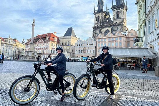 Prague's Viewpoints & Sightseeing on Comfortable E-bike — photograph 4