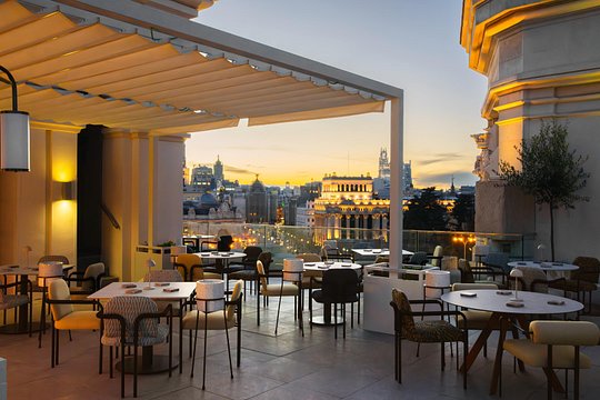 Prado Museum Visit & Rooftop Drinks Private Tour — billede 3
