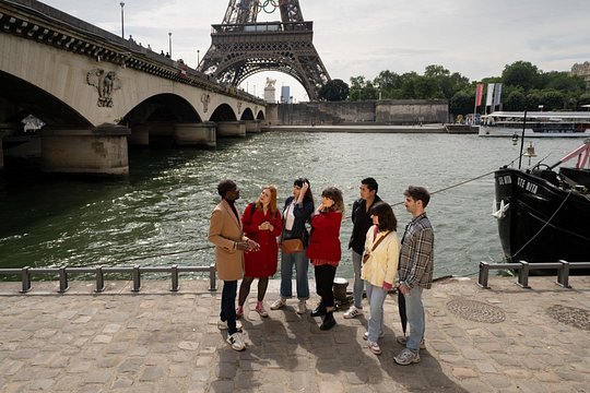Eiffel Tower Summit Semi-Private Guided Tour — photograph 5