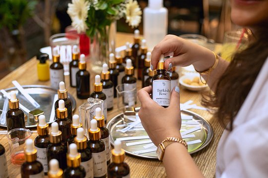 2 Hours Perfume Making Workshop in Istanbul — billede 3