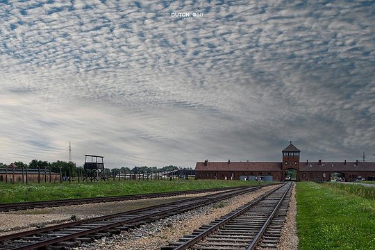 from Kraków: Auschwitz excursion with guaranteed Dutch guide — photograph 3