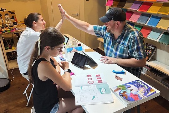 Tokyo Customized Tour & Origami Class with Licensed Guide — photograph 4